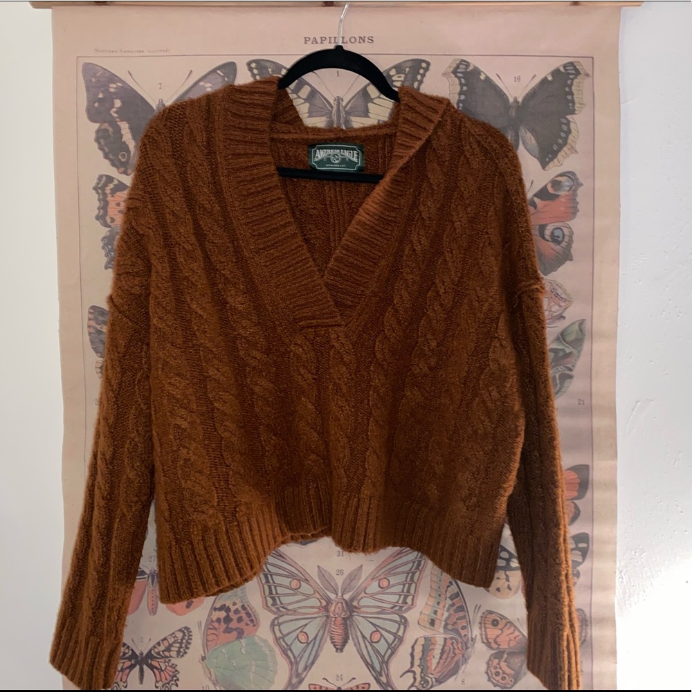 v-neck hooded sweater !!